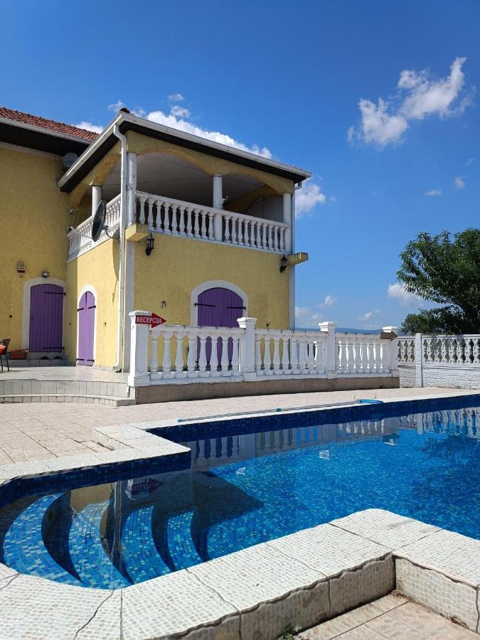 V & V Villa Lalince Eksteriør bilde